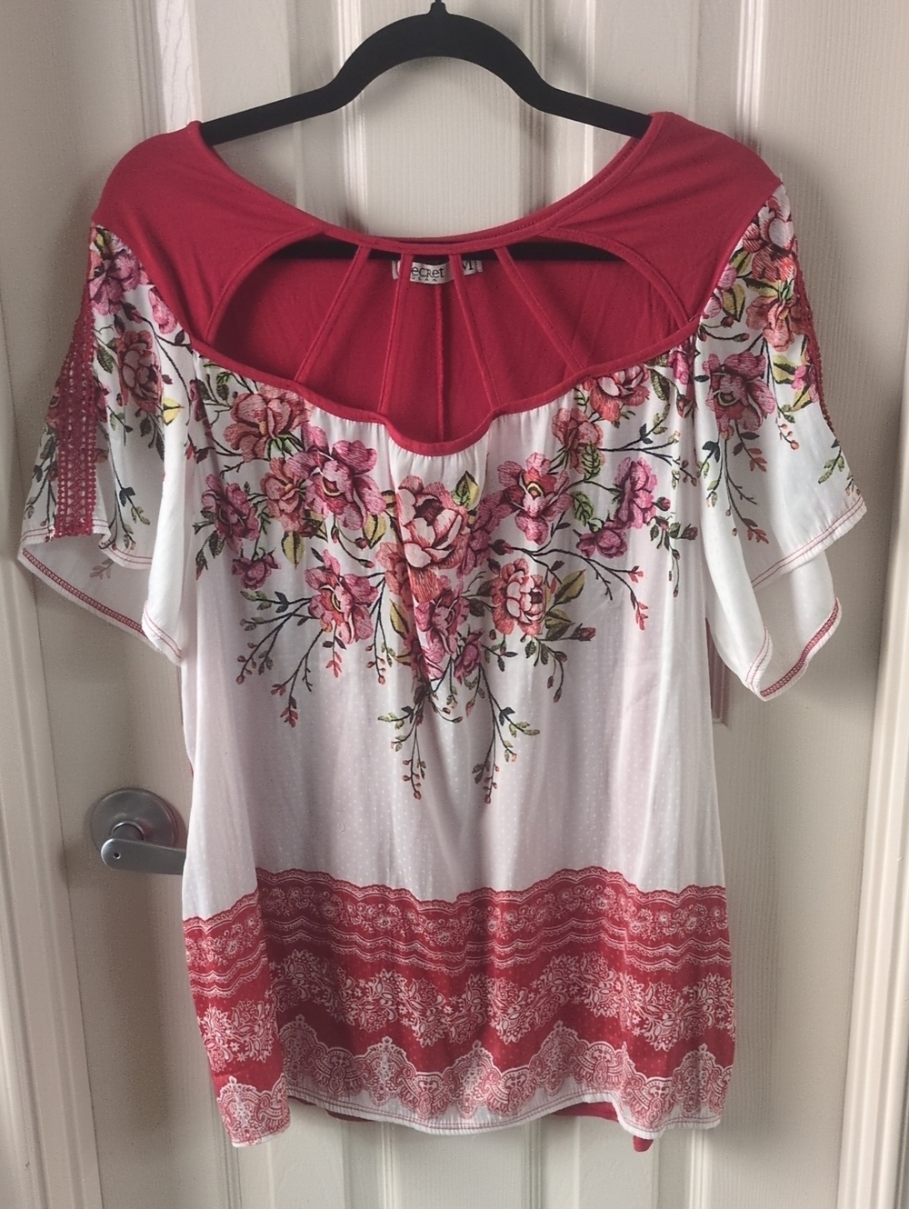 Secret Glam Floral Cold-Shoulder Tunic Top in Rose Red and White Sz M Ptp22